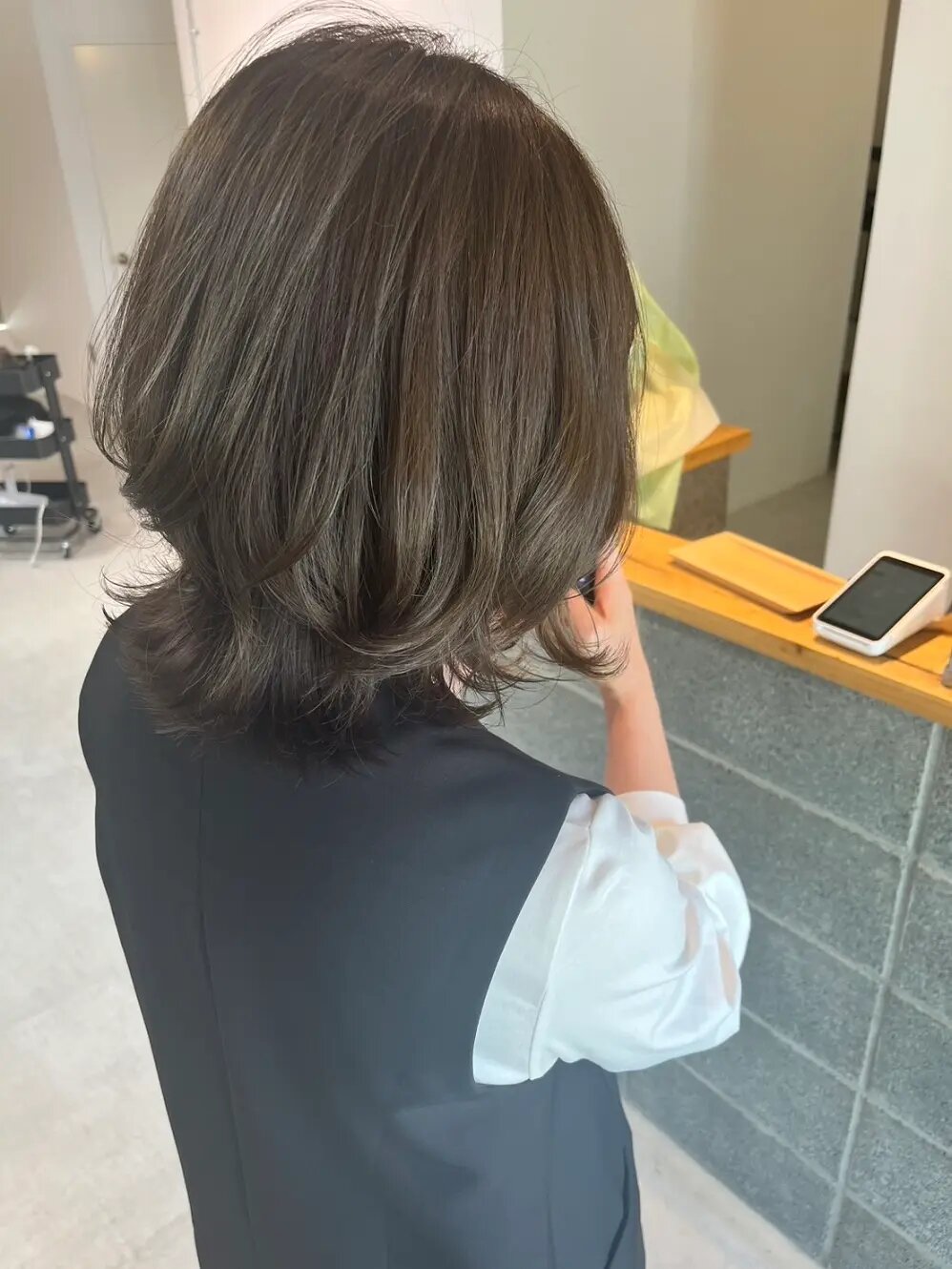 内山恵理スタイリスト 白髪ぼかしカラー施術例 アッシュベージュ